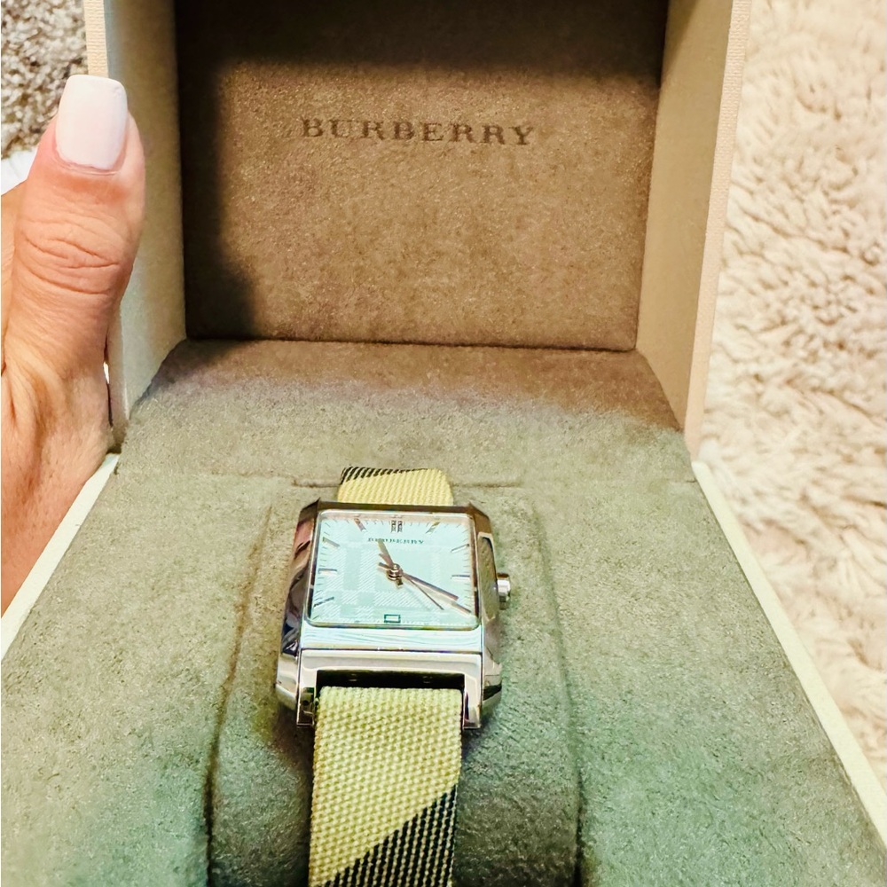 Burberry Black and Cream Watch with Stainless Steel Case